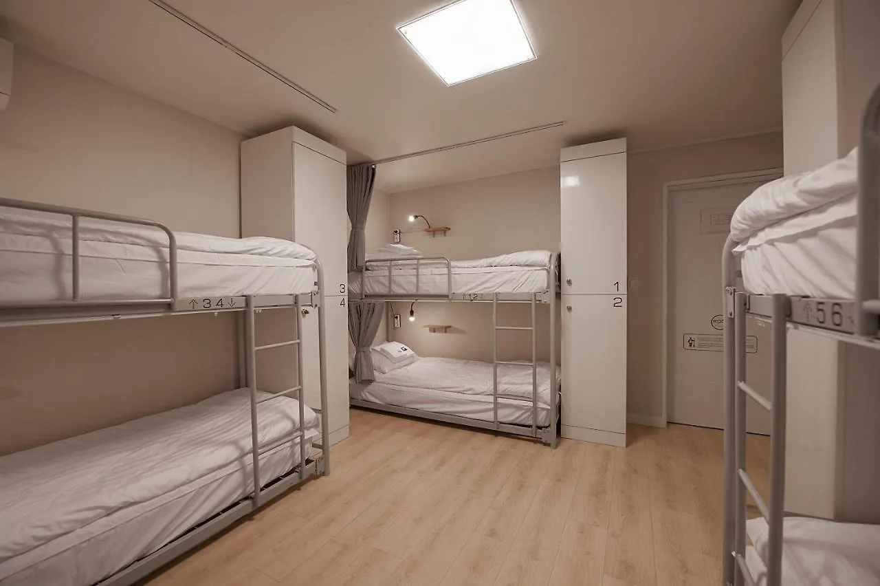 G Guesthouse Hongdae Seoel 2*,